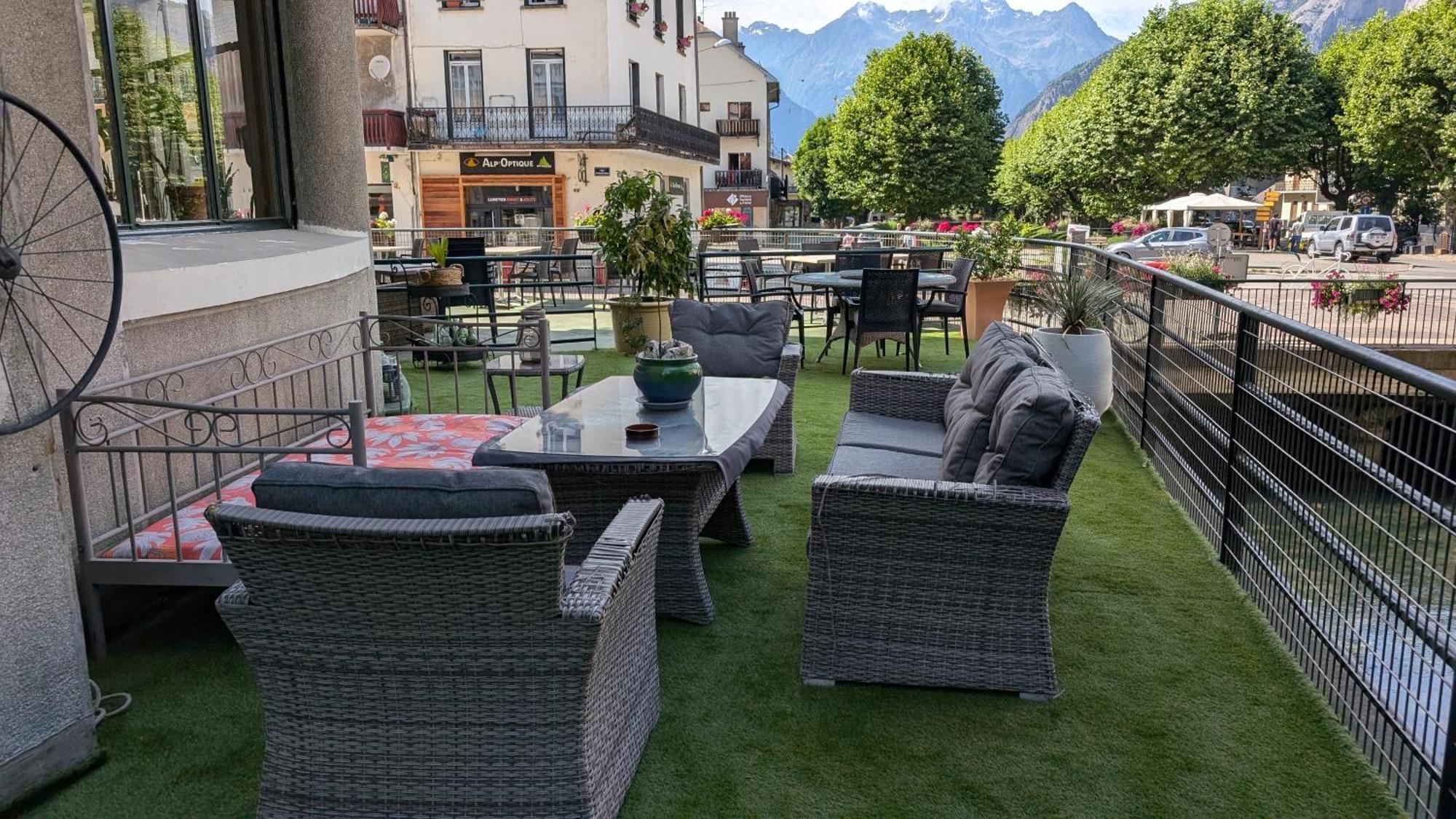 Sport'Hotel-Aparthotel De Milan Le Bourg-dʼOisans Екстериор снимка